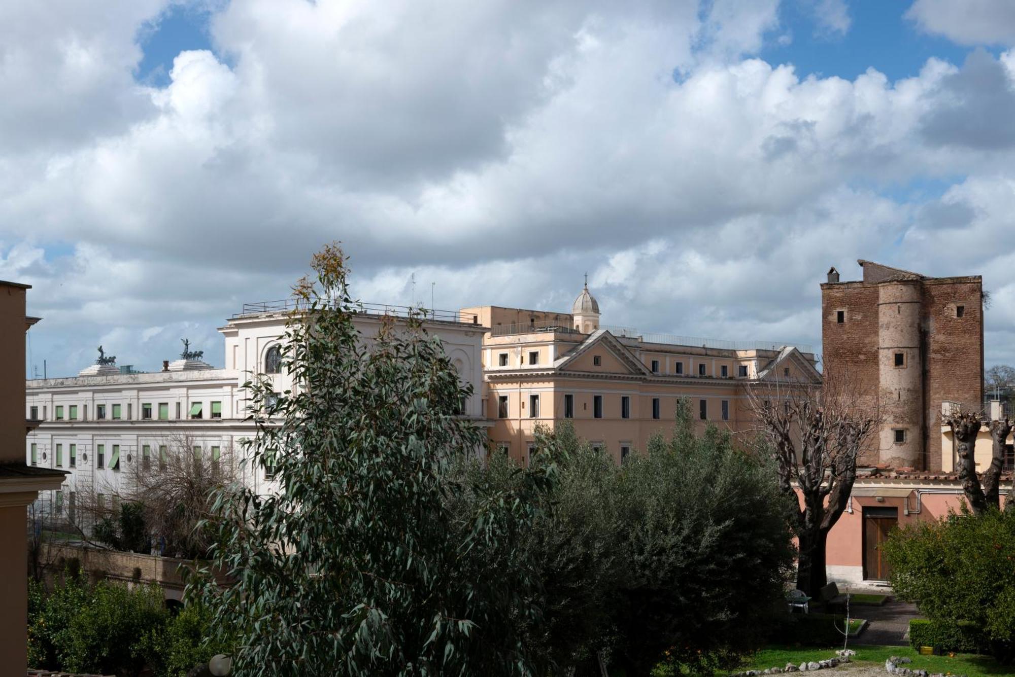 Colosseo Flats And Penthouse Rome Exterior photo